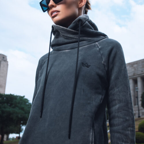 Buzo con cuello alto cruzado frisado - BATIK