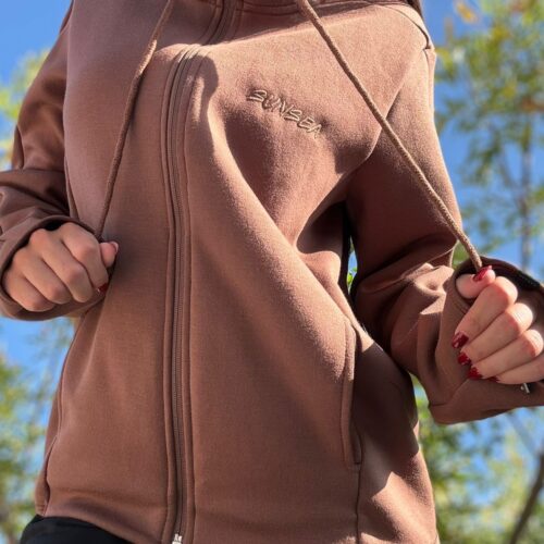 Campera rústica tela space con bolsillos y capucha - CHOCOLATE